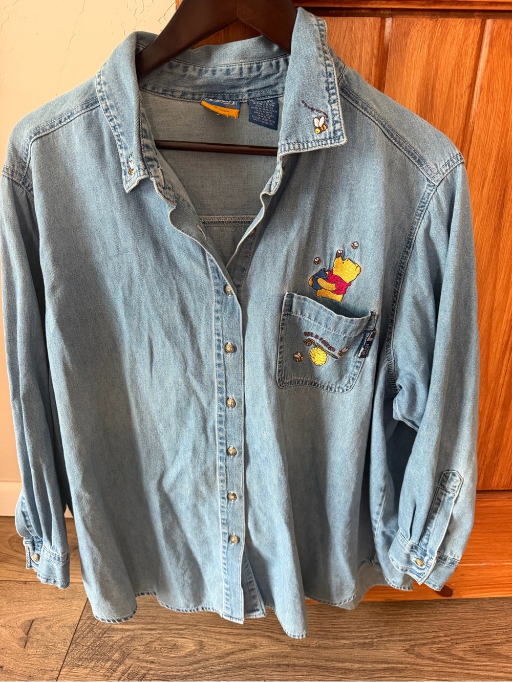 Vintage Disney Pooh Womens 22W/24W Embroidered Winnie the Pooh Denim button down